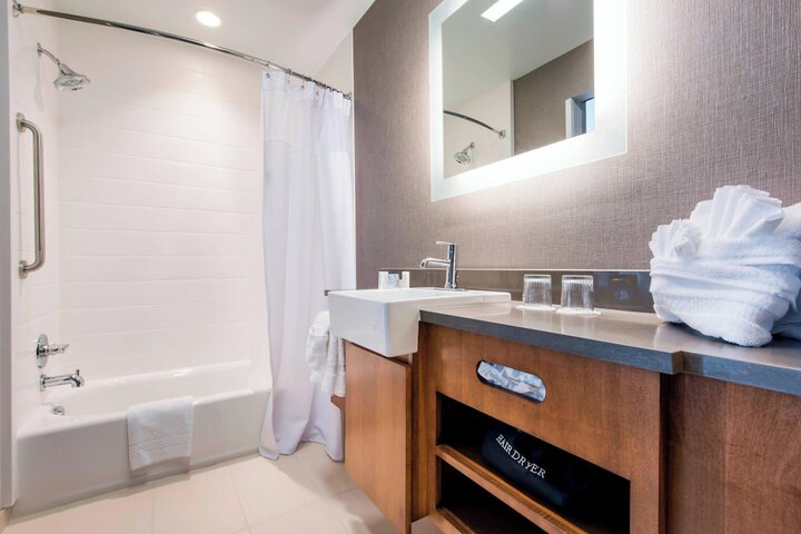 Room 16 of 26