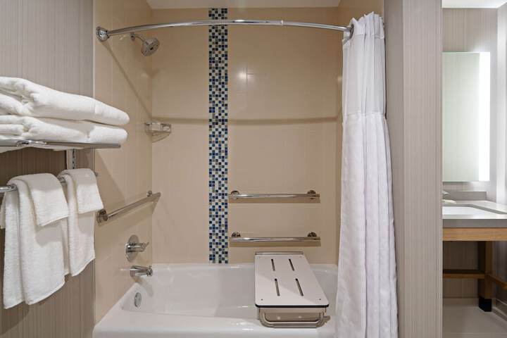 Room 19 of 34