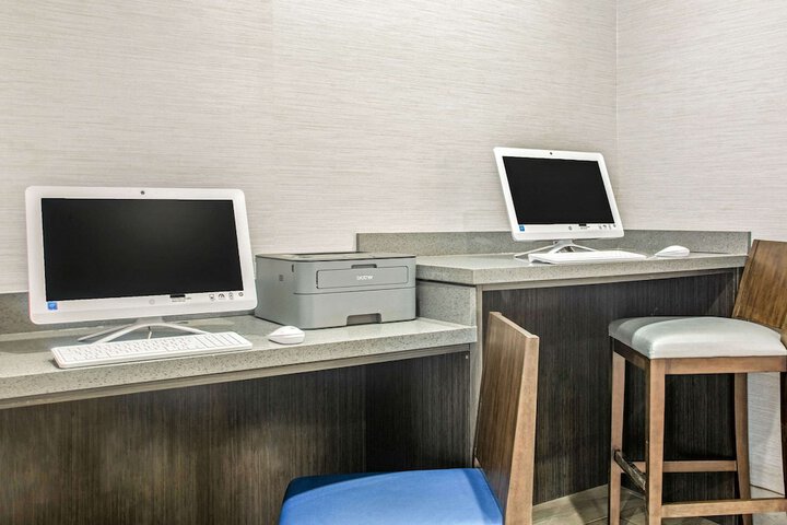 Business Center 30 of 30