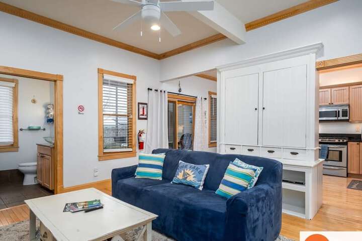 Lake Life Getaway - Condo Near Downtown