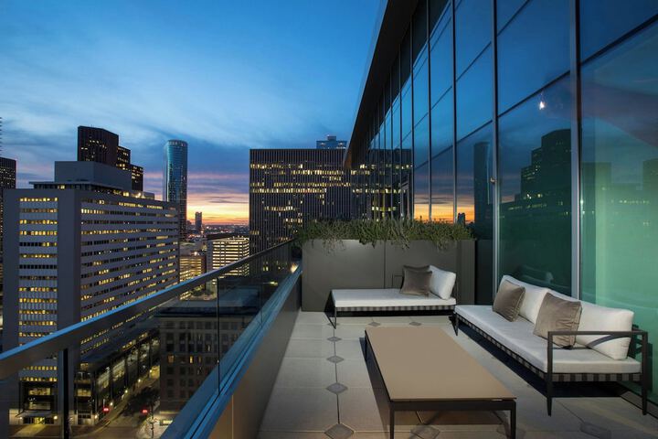 The Laura Hotel Houston Downtown, Autograph Collection