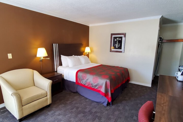 Room 8 of 15