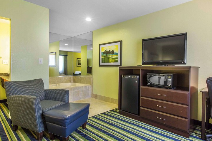 Room 13 of 31