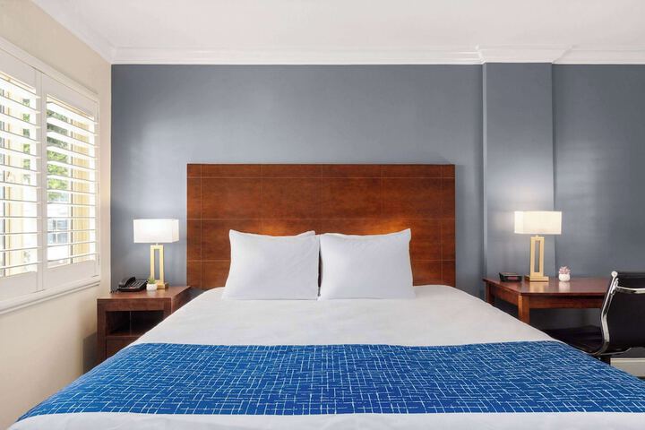Room 20 of 29