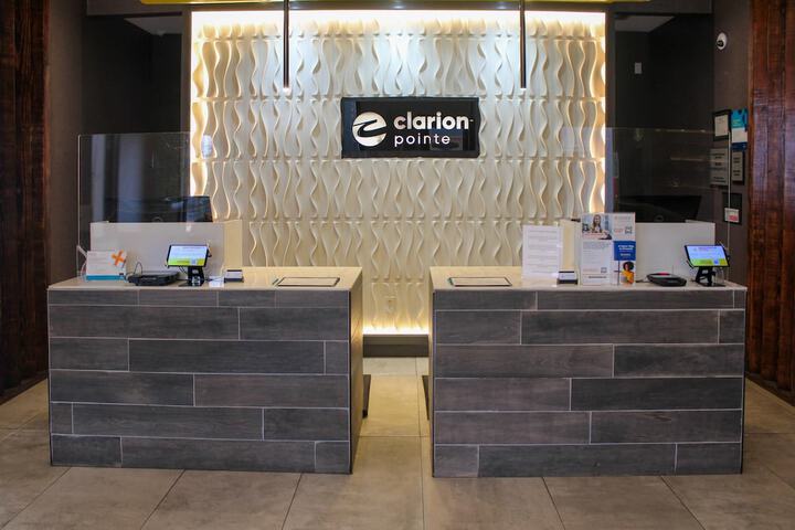 Clarion Pointe Marshall
