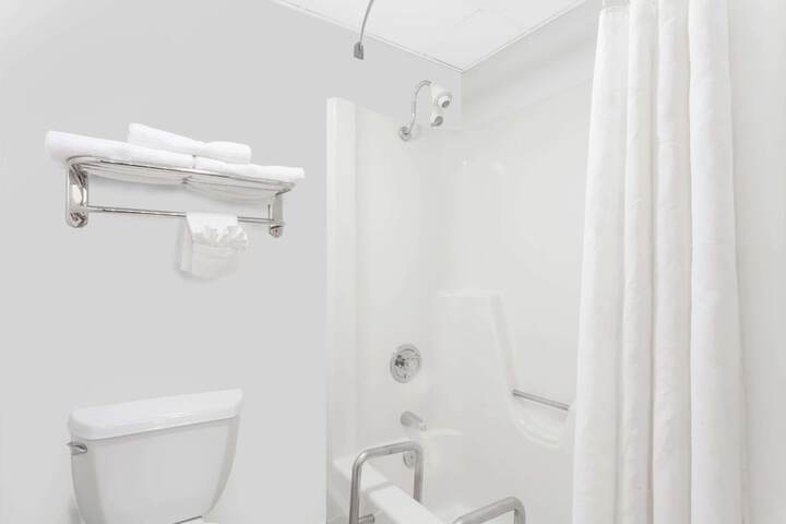 Room 10 of 39