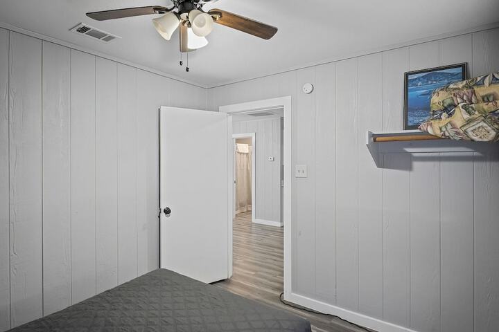 Room 34 of 37