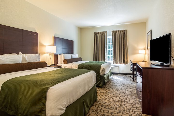 Cobblestone Hotel & Suites - Hutchinson