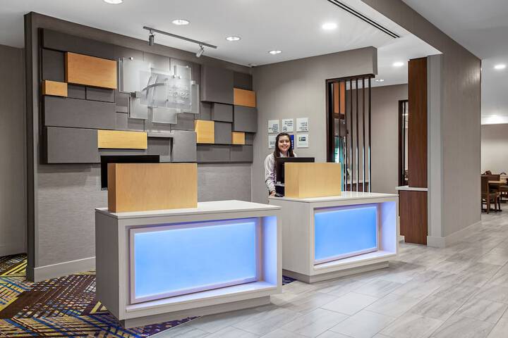 Holiday Inn Express & Suites Lubbock Central - Univ Area by IHG