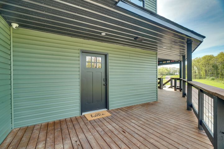 Near Wineries: Country Condo in New Haven