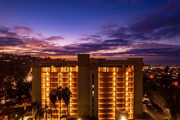 Hotel 4 of 58