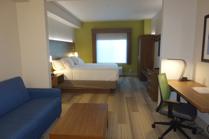 Room 12 of 22
