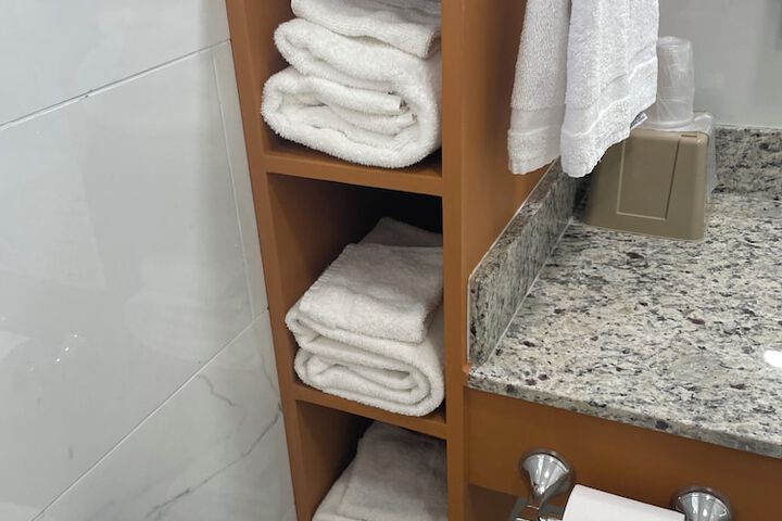 Room 14 of 23