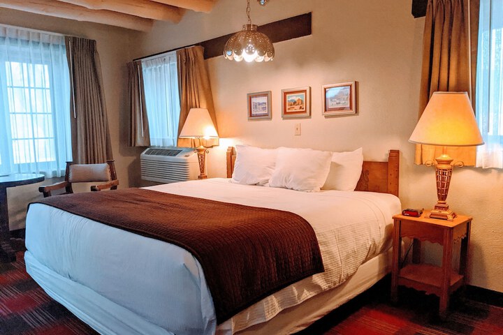 Sagebrush Inn & Suites