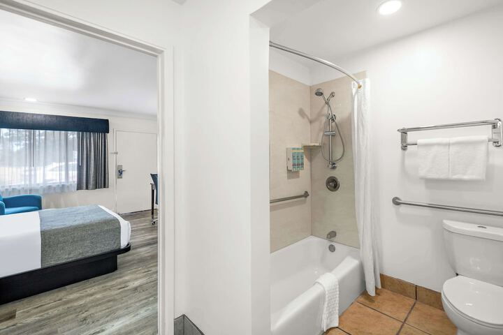 Room 10 of 55