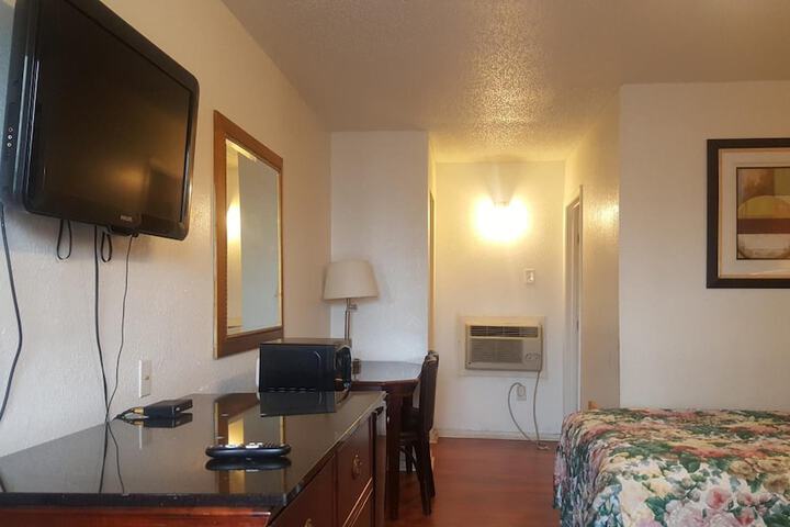 Room 16 of 33