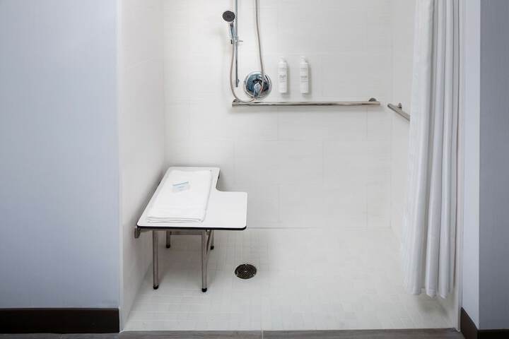 Room 14 of 35