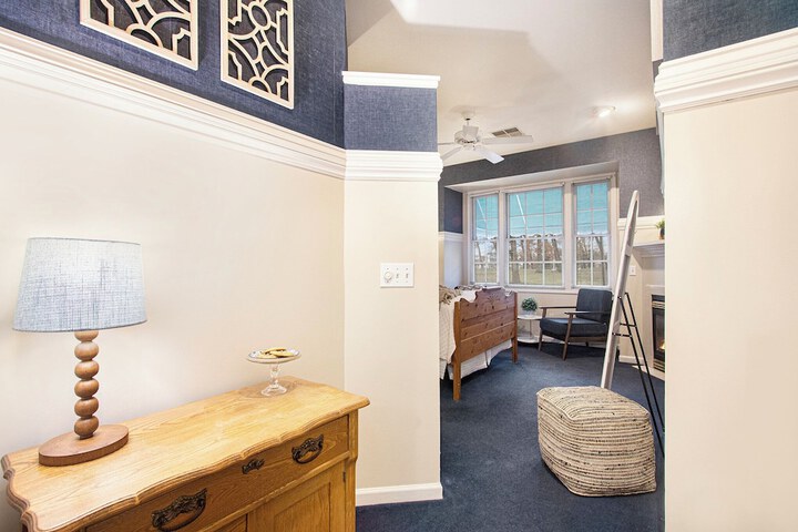 Room 30 of 102