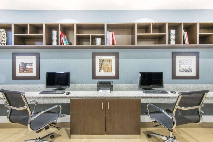 Business Center 61 of 61