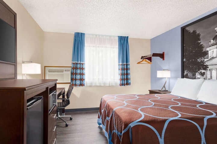 Room 21 of 29
