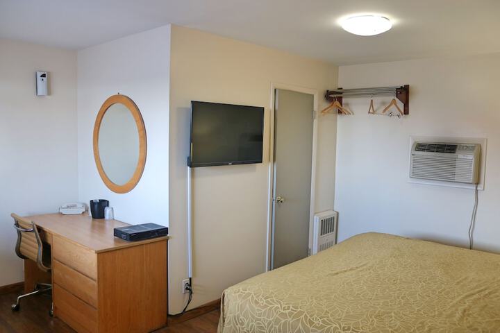 Room 35 of 49
