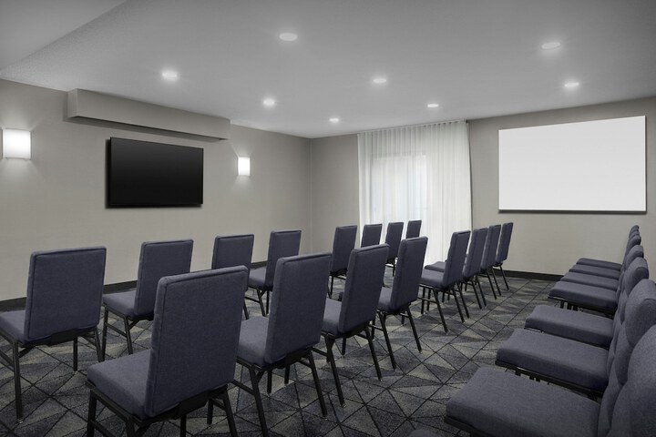 Courtyard by Marriott Dallas DFW Airport North / Irving