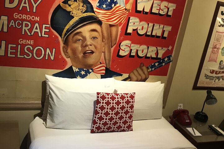 Room 73 of 99