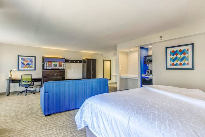 Holiday Inn Express & Suites Longview North by IHG