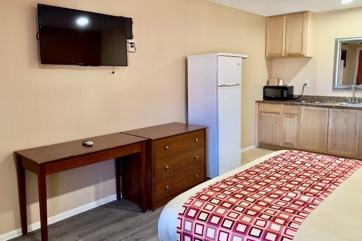 Room 21 of 38