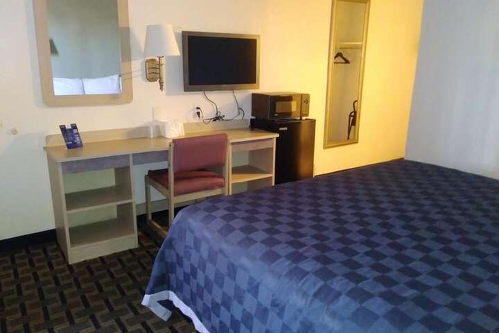 Room 22 of 33