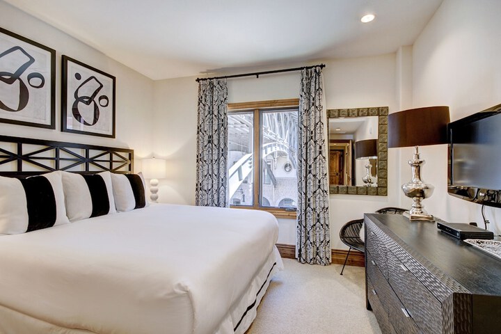 Room 119 of 450