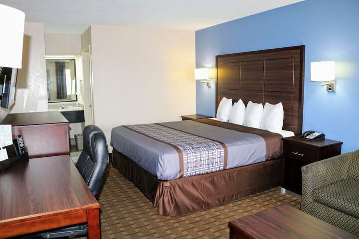 Room 21 of 27