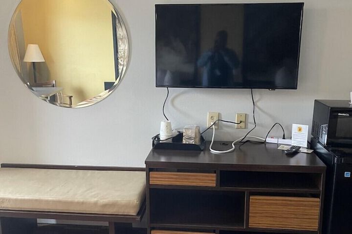 Room 14 of 21