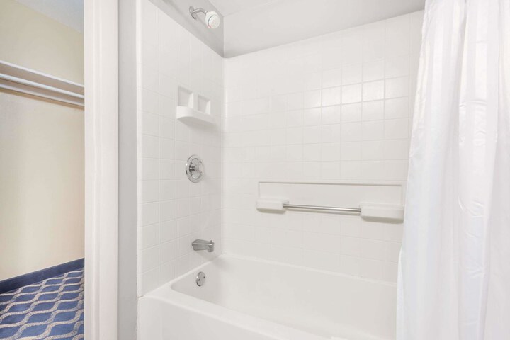 Aderi Hotel Niantic