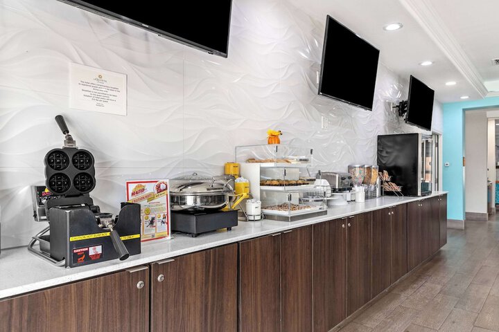Breakfast/Coffee Service 110 of 115