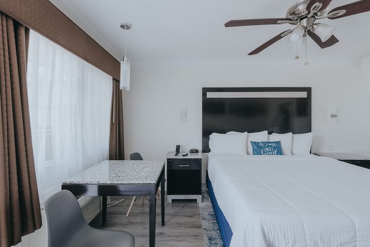 Room 50 of 112