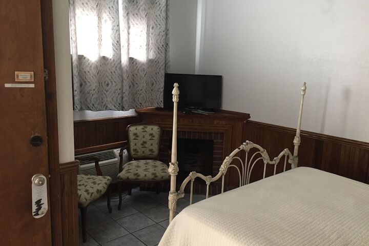 Room 119 of 162
