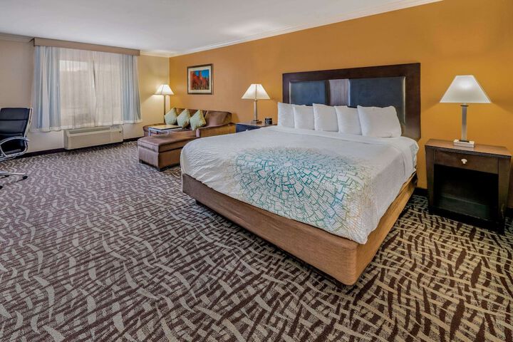 Room 21 of 47