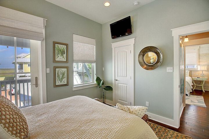 Room 10 of 31