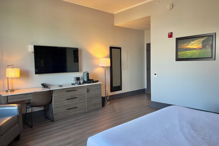 Room 106 of 174