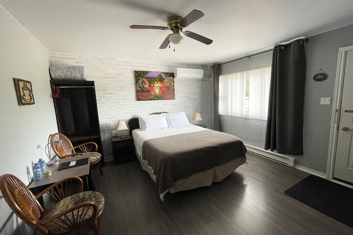 Room 10 of 24