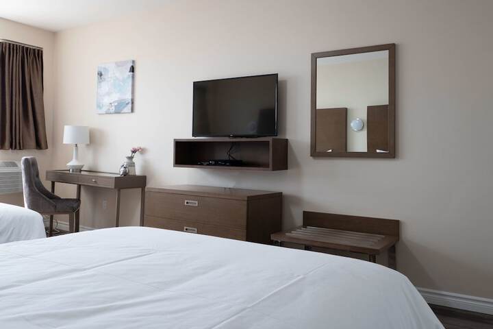 Room 14 of 16
