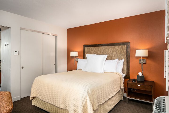 Room 49 of 106