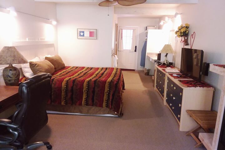 Room 83 of 127