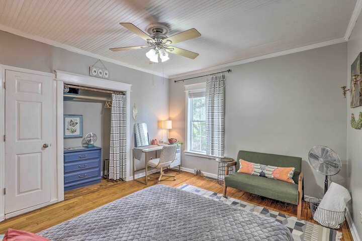 Stylish Woodfin Home w / Backyard & Fire Pit