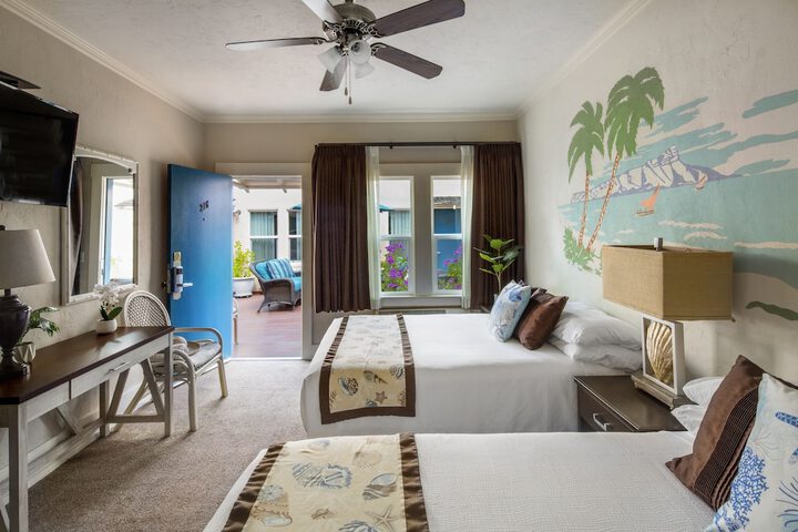 Room 14 of 32