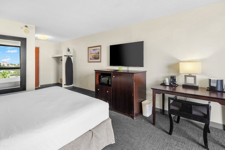 Room 32 of 37