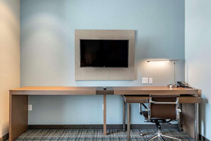 Room 25 of 41