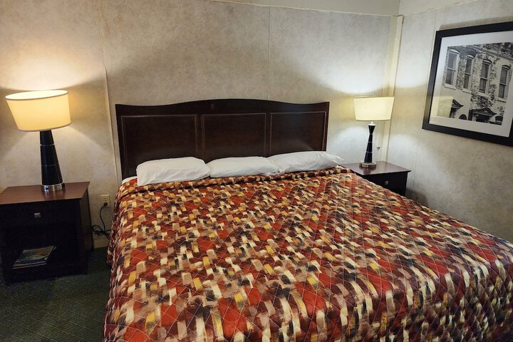 Room 9 of 17