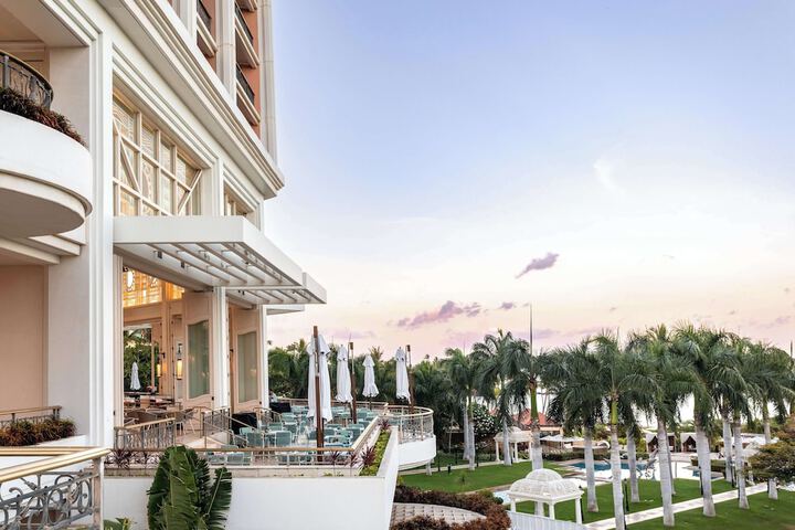 Hotel 4 of 193